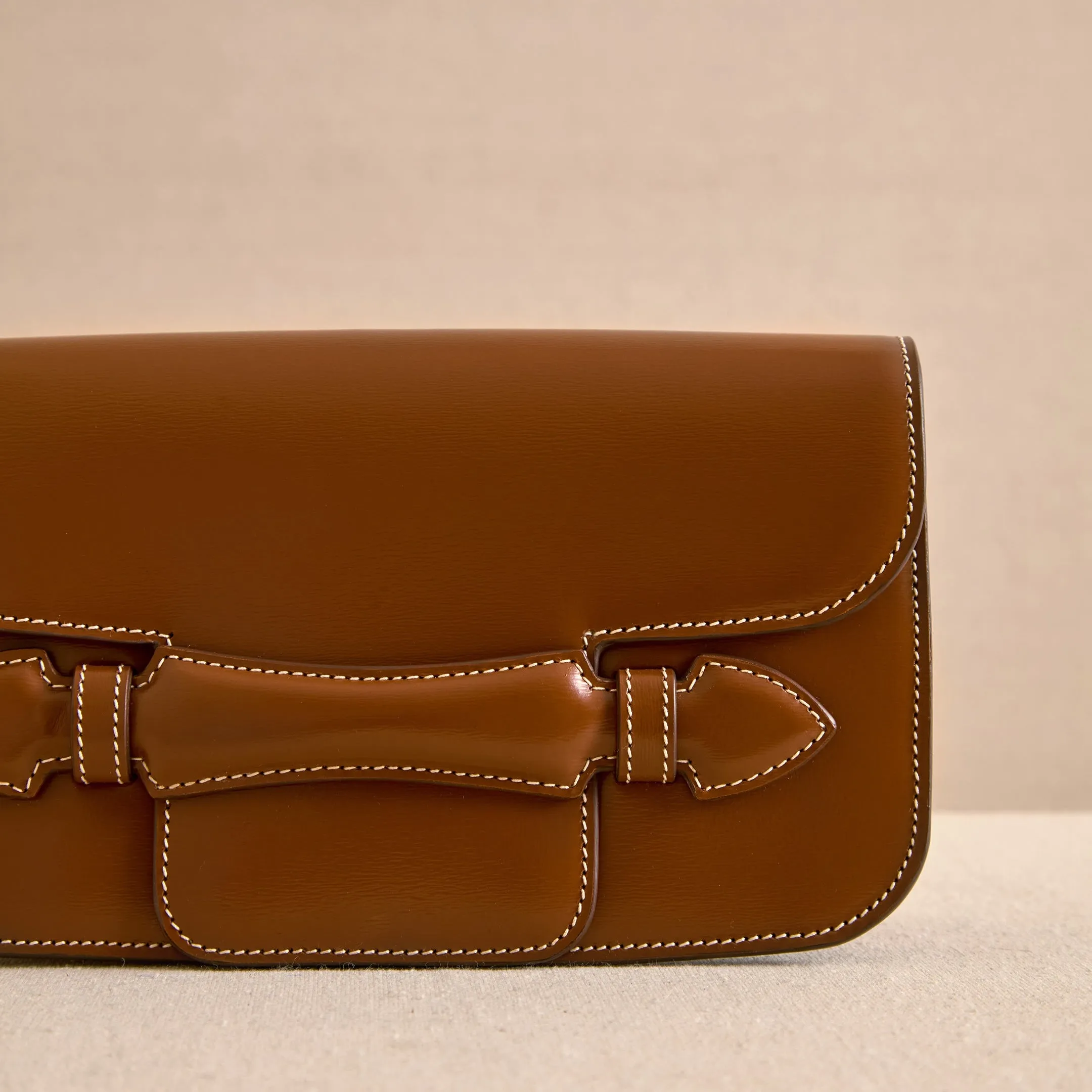 Romy Clutch in Acorn